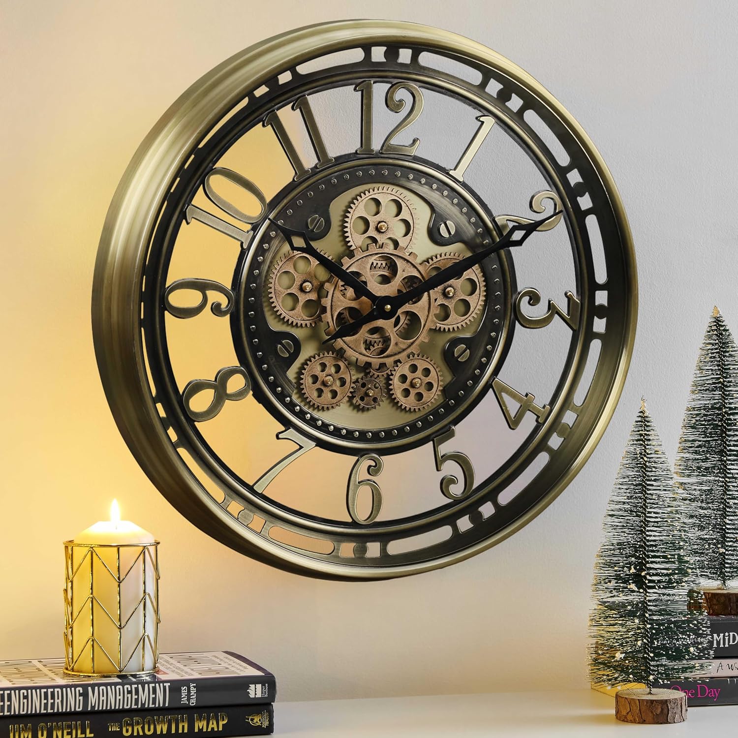 Wanduhr in Gold mit echten Bewegungsgetriebe-Zahnrädern und arabischen Zahlen